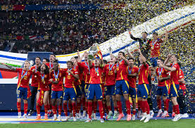 主优化词：塞维利亚客场几百强敌，表现出色